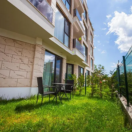 Athmospherevillaema *